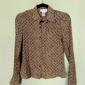 Beautiful silk blouse size 2 petite.